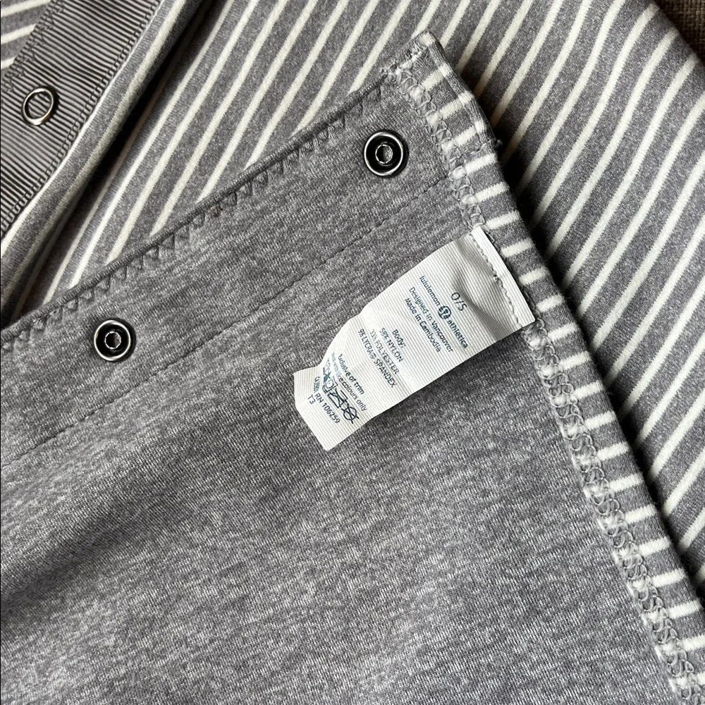 Lululemon Vinyasa Gray and White Striped Large Scarf Towel